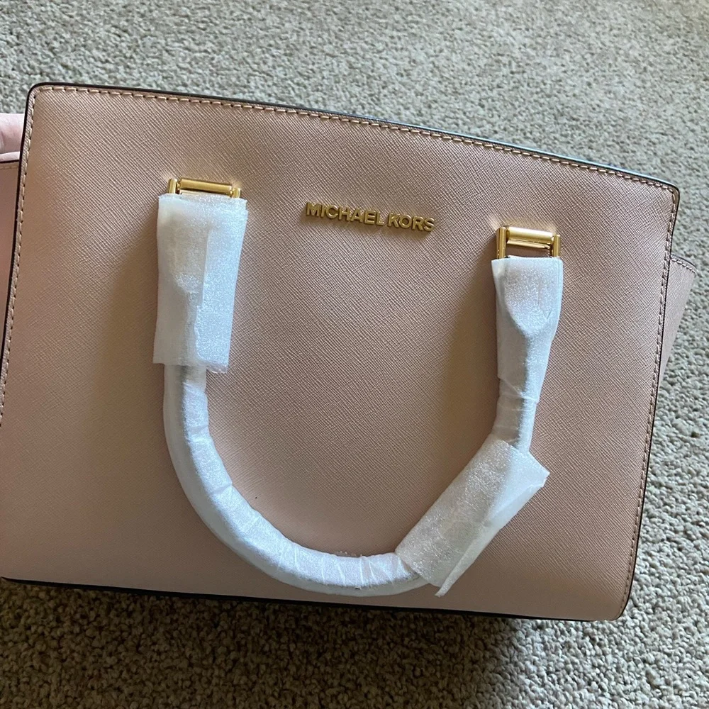 Michael Kors Selma Mini Purse - Picture 7 of 8